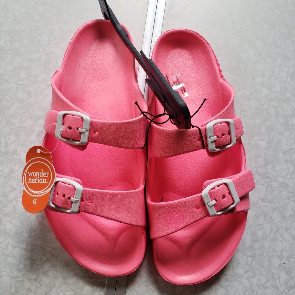 NEW Girls (6) Pink Buckle Sandals